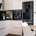 Homely Place Serce Poznania - Stary Rynek - Parking Appartamento