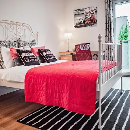 Апартаменты Homely Place Serce Poznania - Stary Rynek - Parking Познань