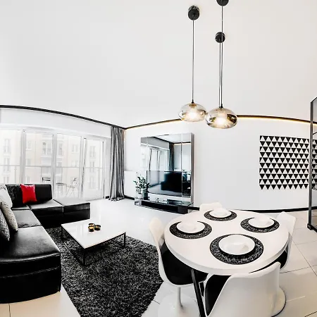 Lumi 33 Poznan Old Town & Parking Apartment *