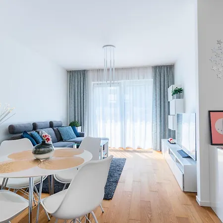 Lumi 33 Poznan Old Town & Parking