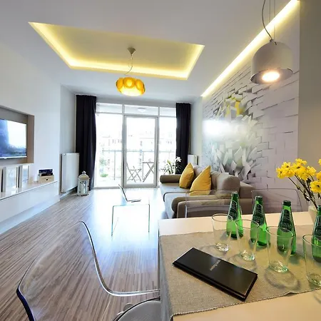 Lumi 33 Poznan Old Town & Parking Apartment